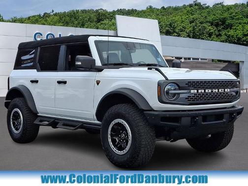 OXFORD WHITE 2023 Ford Bronco BADLANDS