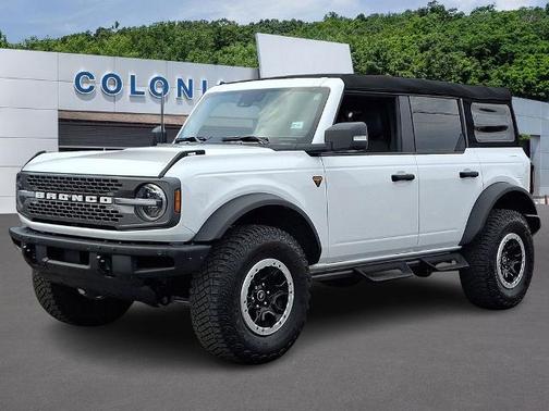 OXFORD WHITE 2023 Ford Bronco BADLANDS