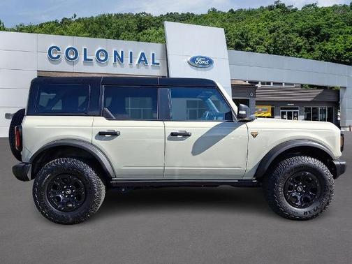 DESERT SAND 2025 Ford Bronco BADLANDS
