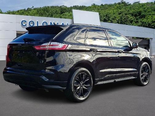 AGATE BLACK METALLIC 2024 Ford Edge SE