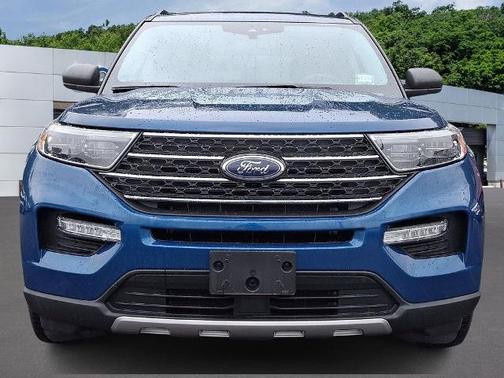 ATLAS BLUE METALLIC 2022 Ford Explorer XLT