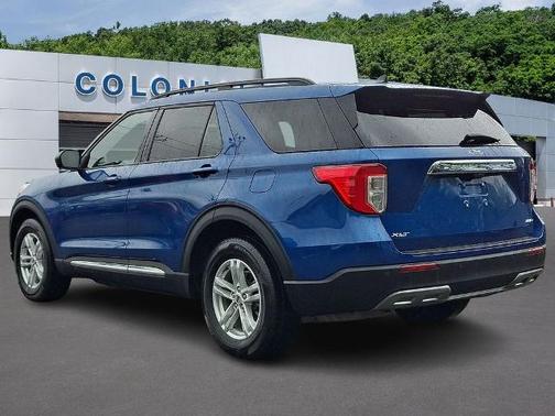 ATLAS BLUE METALLIC 2022 Ford Explorer XLT