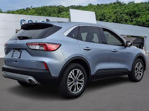 ICED BLUE SILVER METALLIC 2022 Ford Escape SEL