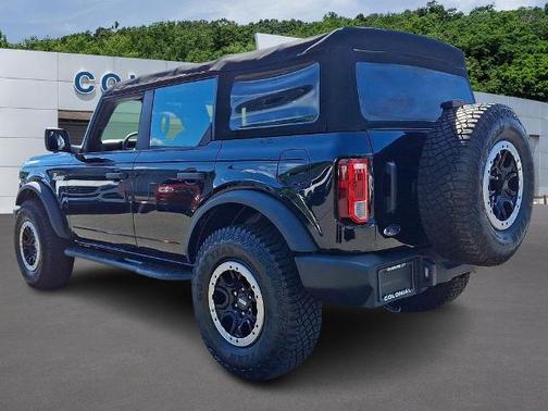 SHADOW BLACK 2022 Ford Bronco BASE