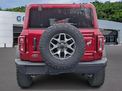 RUBY RED MET TNTD CLEARCOAT 2025 Ford Bronco BADLANDS