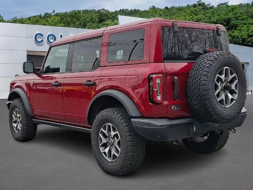 RUBY RED MET TNTD CLEARCOAT 2025 Ford Bronco BADLANDS