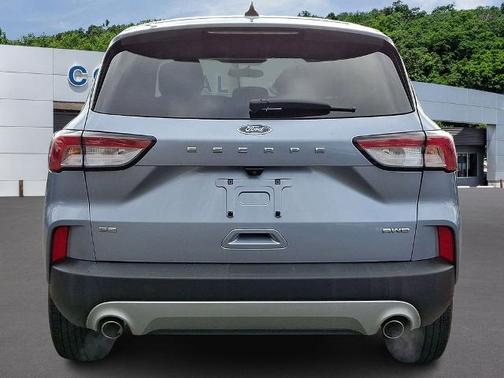 ICED BLUE SILVER METALLIC 2022 Ford Escape SE