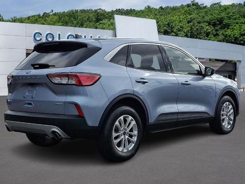 ICED BLUE SILVER METALLIC 2022 Ford Escape SE