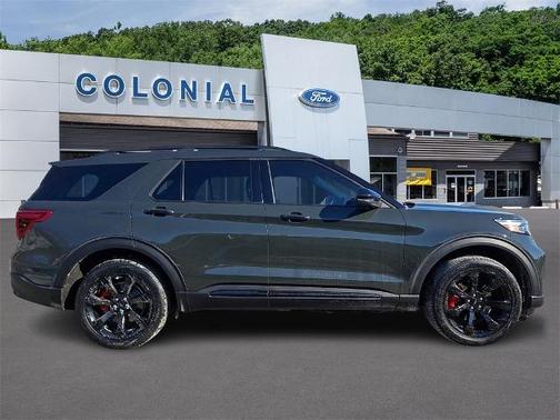2022 Ford Explorer ST