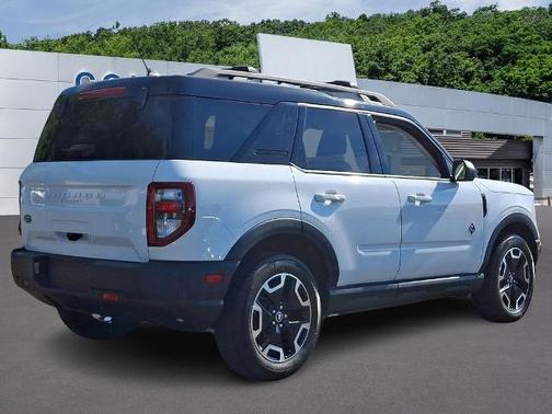 OXFORD WHITE 2023 Ford Bronco Sport OUTER BANKS