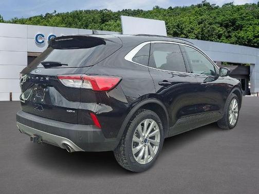 2022 Ford Escape TITANIUM