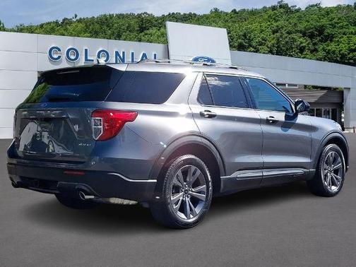 CARBONIZED GRAY METALLIC 2023 Ford Explorer XLT