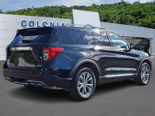 AGATE BLACK METALLIC 2024 Ford Explorer XLT
