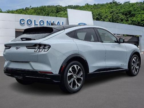 SPACE WHITE METALLIC 2023 Ford Mustang Mach-E PREMIUM