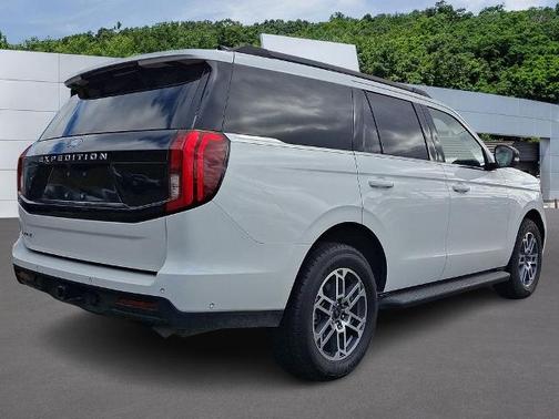 STAR WHITE MET TRI-COAT 2025 Ford Expedition ACTIVE