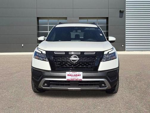 Glacier White 2025 Nissan Pathfinder Rock Creek