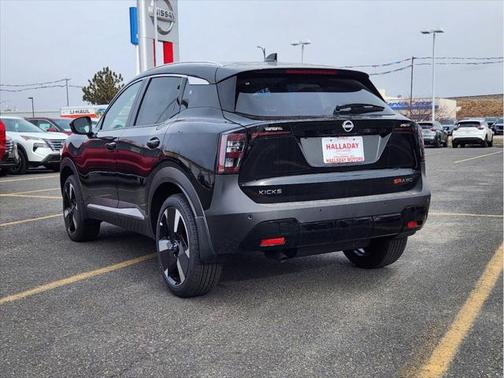 2025 Nissan Kicks SR