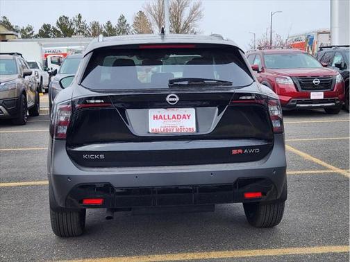 2025 Nissan Kicks SR