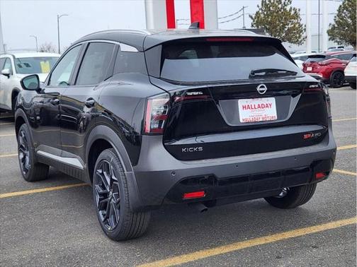 2025 Nissan Kicks SR