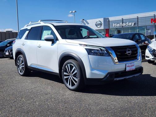 2025 Nissan Pathfinder Platinum 4WD