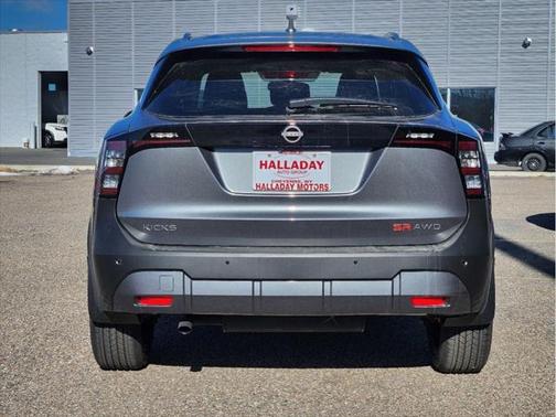 2025 Nissan Kicks SR
