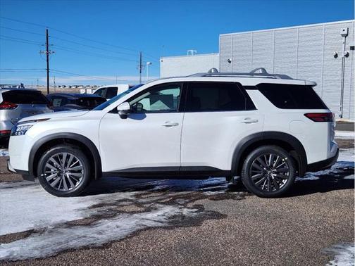 2025 Nissan Pathfinder SL 4WD