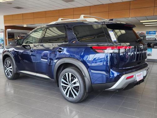 2025 Nissan Pathfinder Platinum 4WD