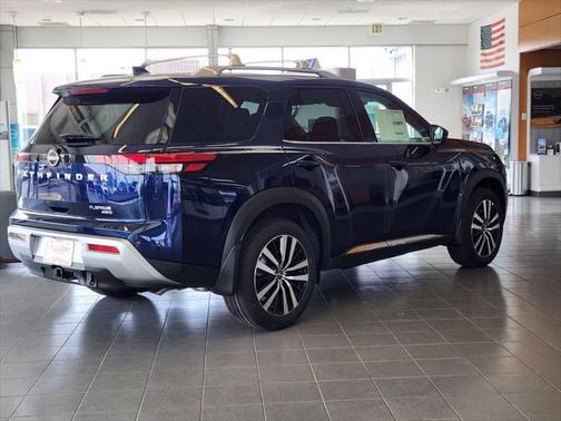 2025 Nissan Pathfinder Platinum 4WD