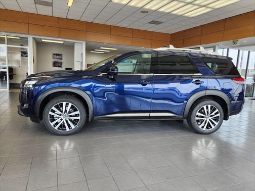 2025 Nissan Pathfinder Platinum 4WD