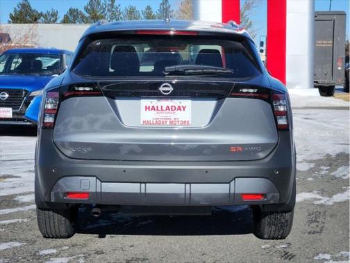 2025 Nissan Kicks SR