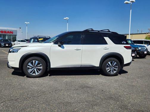 2024 Nissan Pathfinder SL 4WD