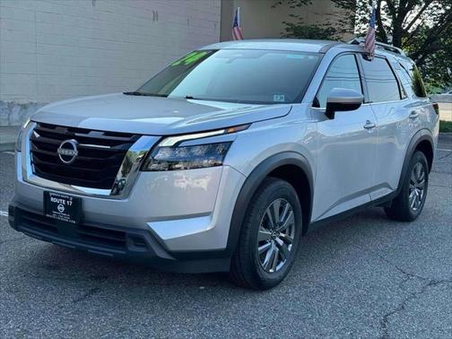 2024 Nissan Pathfinder SV 4WD