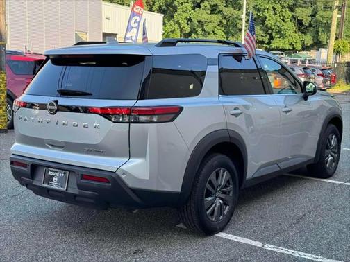 2024 Nissan Pathfinder SV 4WD