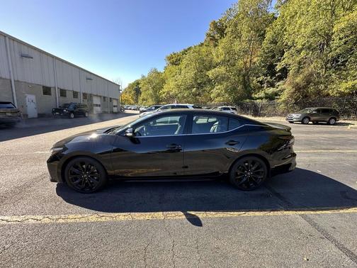 2023 Nissan Maxima SR Xtronic CVT