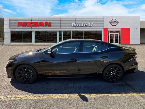 2023 Nissan Maxima SR Xtronic CVT