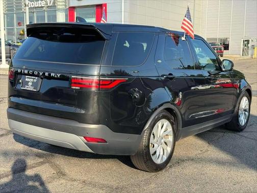 2024 Land Rover Discovery P300 S