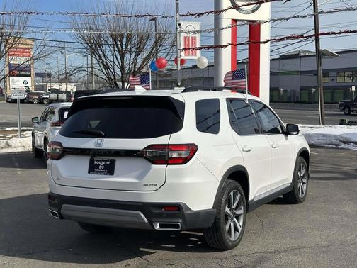 2023 Honda Pilot AWD Elite