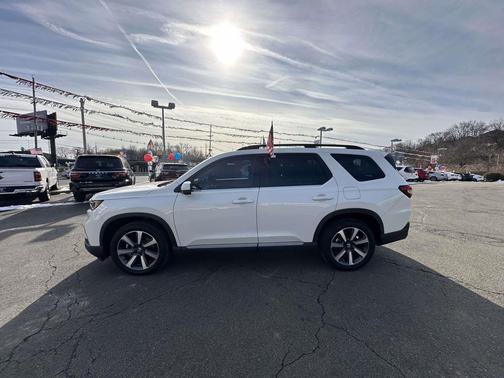 2023 Honda Pilot AWD Elite