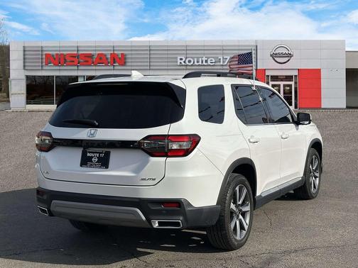 2023 Honda Pilot AWD Elite