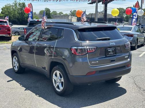 Granite Crystal Metallic Clearcoat 2023 Jeep Compass Latitude