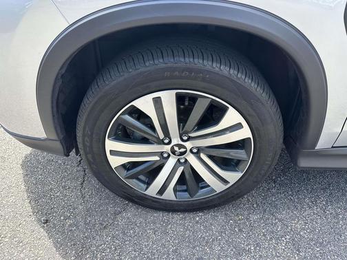 Alloy Silver Metallic 2024 Mitsubishi Outlander Sport 2.0 ES
