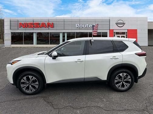 Pearl White Tricoat 2021 Nissan Rogue SV