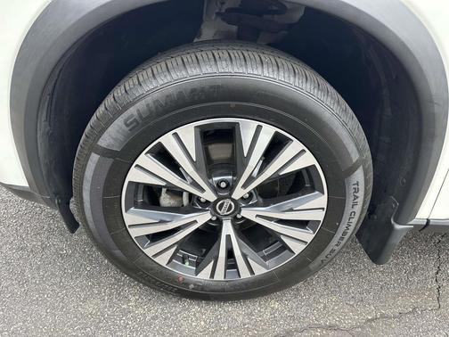 Pearl White Tricoat 2021 Nissan Rogue SV