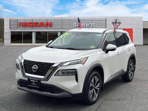 Pearl White Tricoat 2021 Nissan Rogue SV