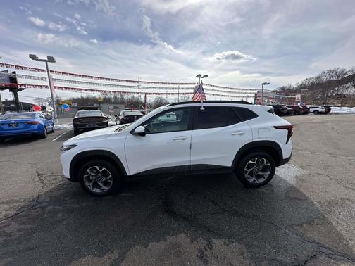 2025 Chevrolet Trax LT