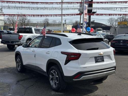 2025 Chevrolet Trax LT
