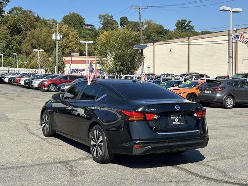 2021 Nissan Altima 2.5 SV