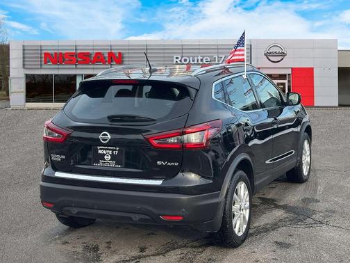 2022 Nissan Rogue Sport SV