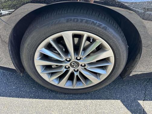 Black Obsidian 2023 INFINITI Q50 3.0t LUXE