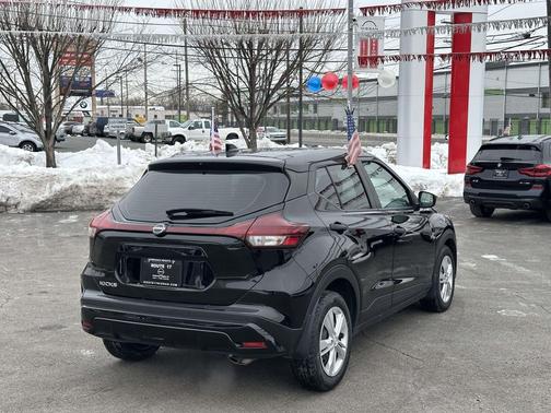 2023 Nissan Kicks S
